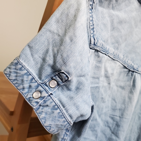 Levi's | Denim Short Sleeve Shirt - Picture 3 of 4